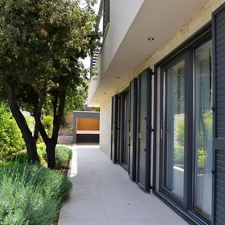 Ardura Villa *